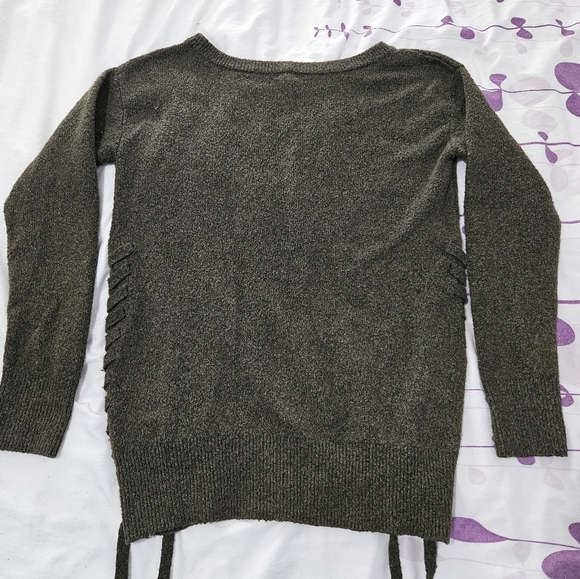 NWOT - Garage Forest Green Gray Sweater with Tie Up Sides - Picture 5 of 9